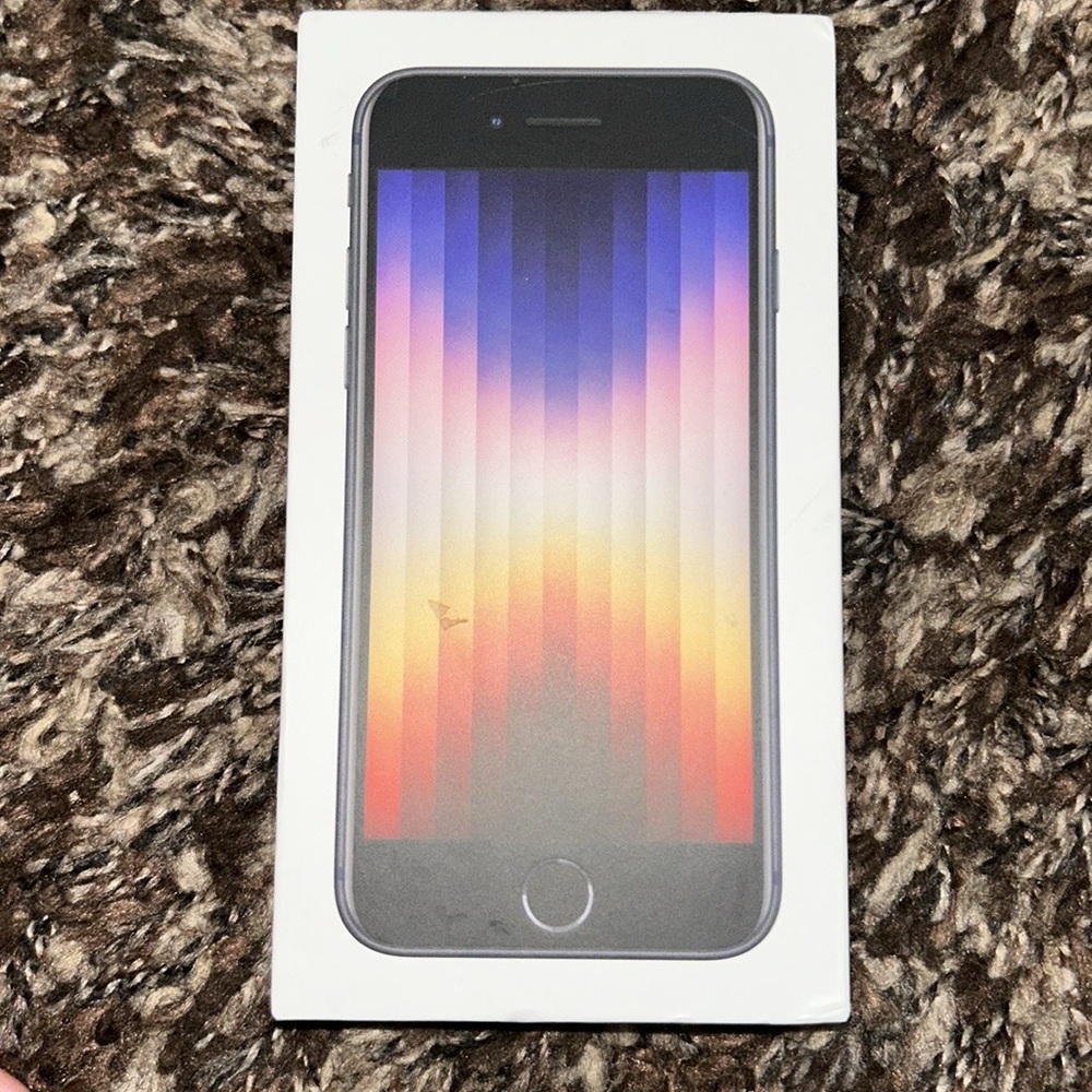 Apple iPhone SE3 64GB Black- Prepaid Smartphone [Locked to Verizon) SEALED NEW